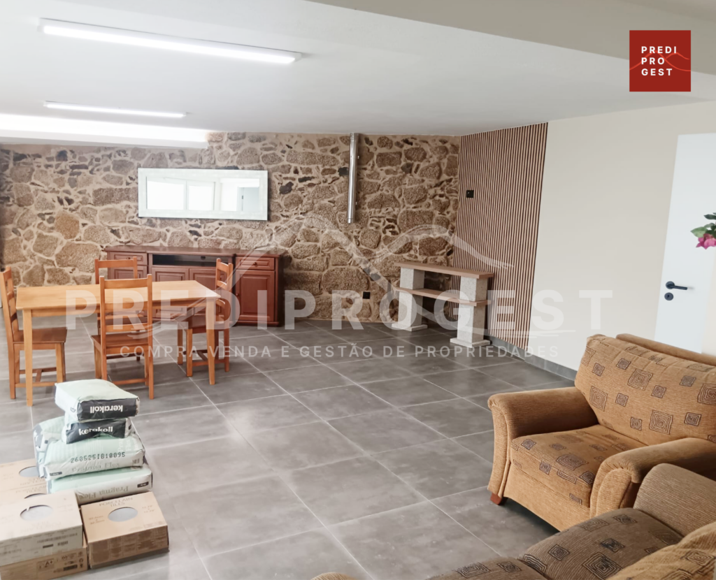 Casa reconstruída pronta a habitar em Vassal