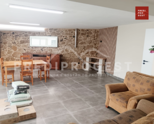 Casa reconstruída pronta a habitar em Vassal